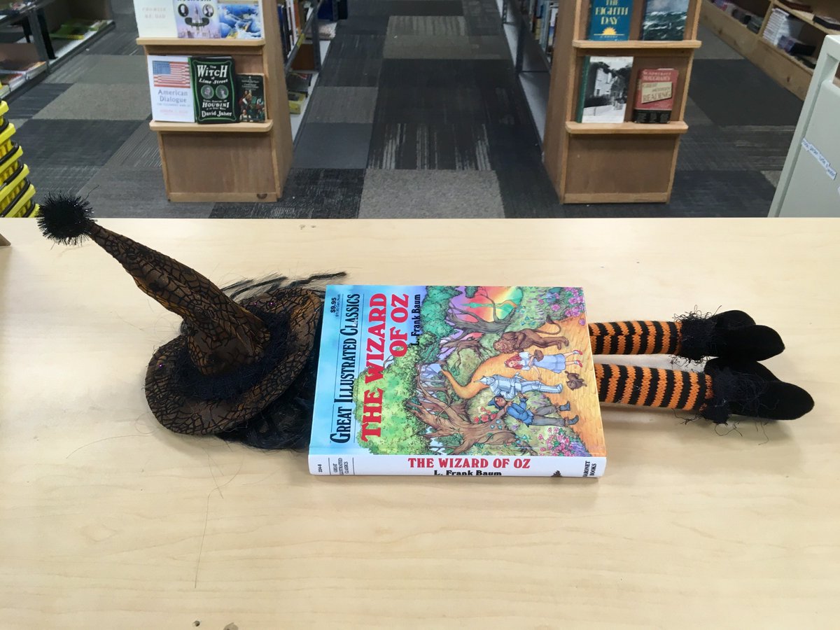 Enjoy our spine-tingling Halloween displays! 🎃🌙🍂