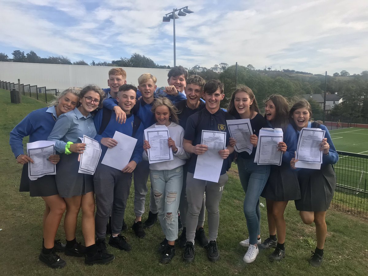 KinsaleComSch's tweet photo. Some more pictures of the happy smiling faces after tears of joy and relief were shed on receipt of the Junior Cert results today https://t.co/KwJBMwEZs0