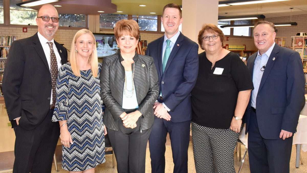 JPschools's tweet photo. Great things happen in our schools every day. @BissonetPlaza opened their doors yesterday for our Legislative Breakfast. Special thanks to the students who toured our guests around campus. #WeLove #WeLearn #WeLead #JPSchools #LaEd https://t.co/5aZQ08puEI