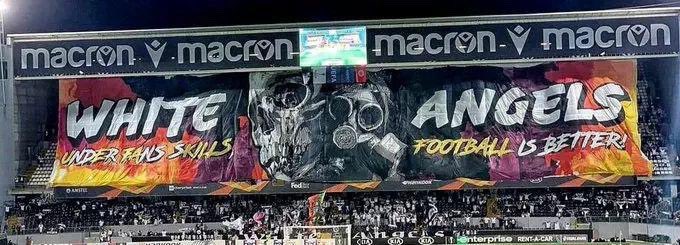 thecasualultra's tweet photo. Vitória Guimarães vs. Eintracht Frankfurt 03/10/2019
Check out the yellow letters 👀 https://t.co/QvJpQTFlg5