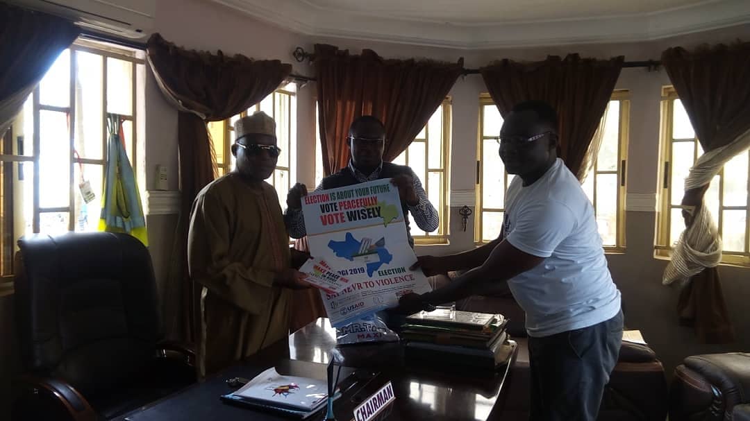 cajrrights's tweet photo. Stakeholder visit to NURTW Kogi, under the @nevrng project. We chatted with the chairman on the role of NURTW in ensuring peace as #KogiDecides2019. 
The #NEVR project is in collaboration with @IFES1987 @USAID &amp; @UKaid https://t.co/bMo4th3kZW
