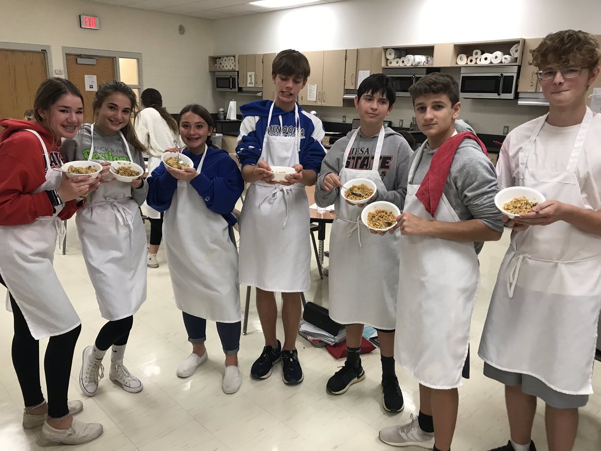 TheRealMrsZiel's tweet photo. Fried Rice FRIDAY 🍚🥢 @CteMchs https://t.co/2Mp5Iw7feK