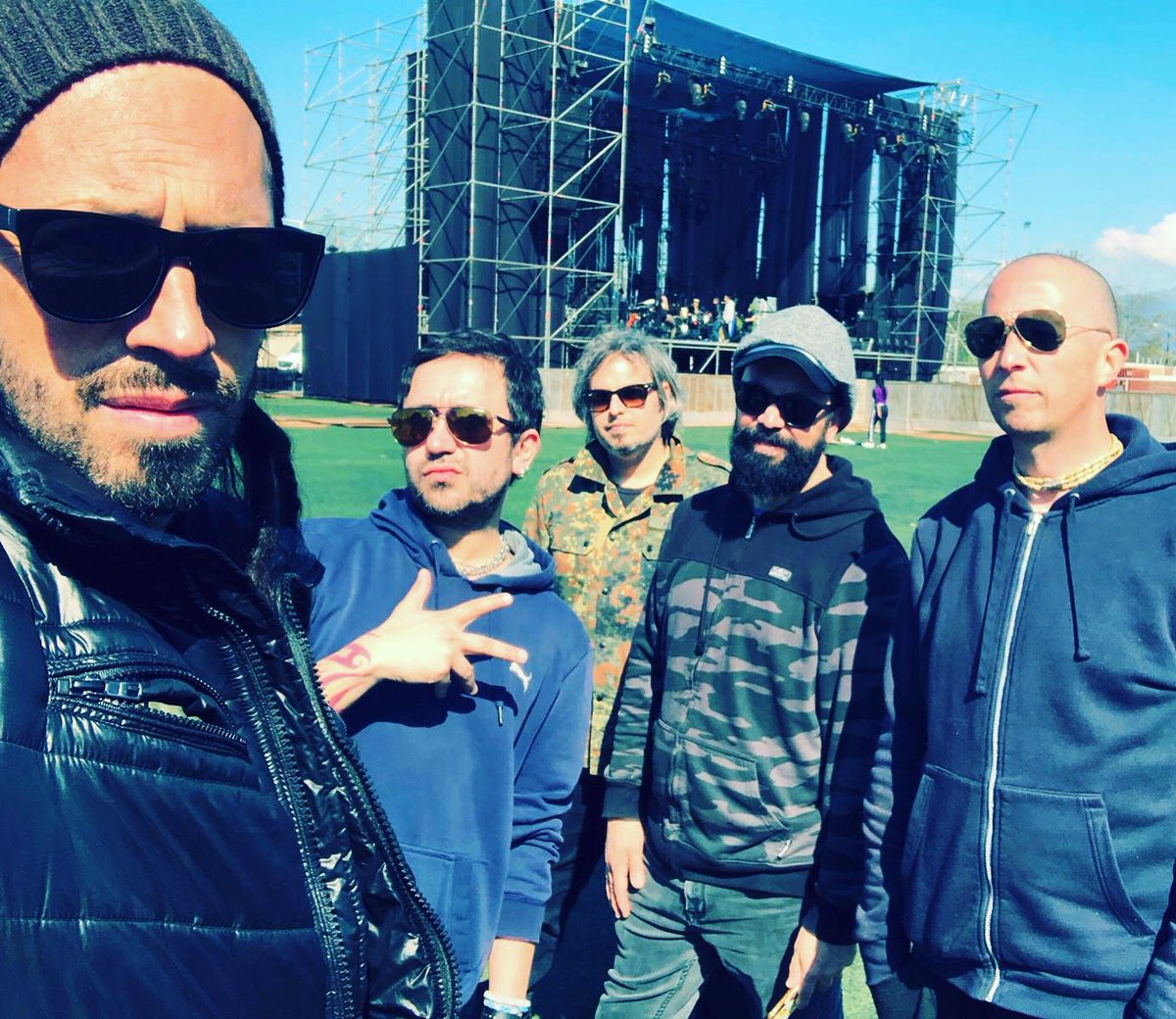 Mañana parte nuestro CHINGALE TOUR 2019 en la cumbre de la musica chilena. Esperamos verlos a todos allá! Gracias por el cariño de nuestros fans por esta CONTINUACION de GLUP! los queremos mucho. Un abrazo a todos