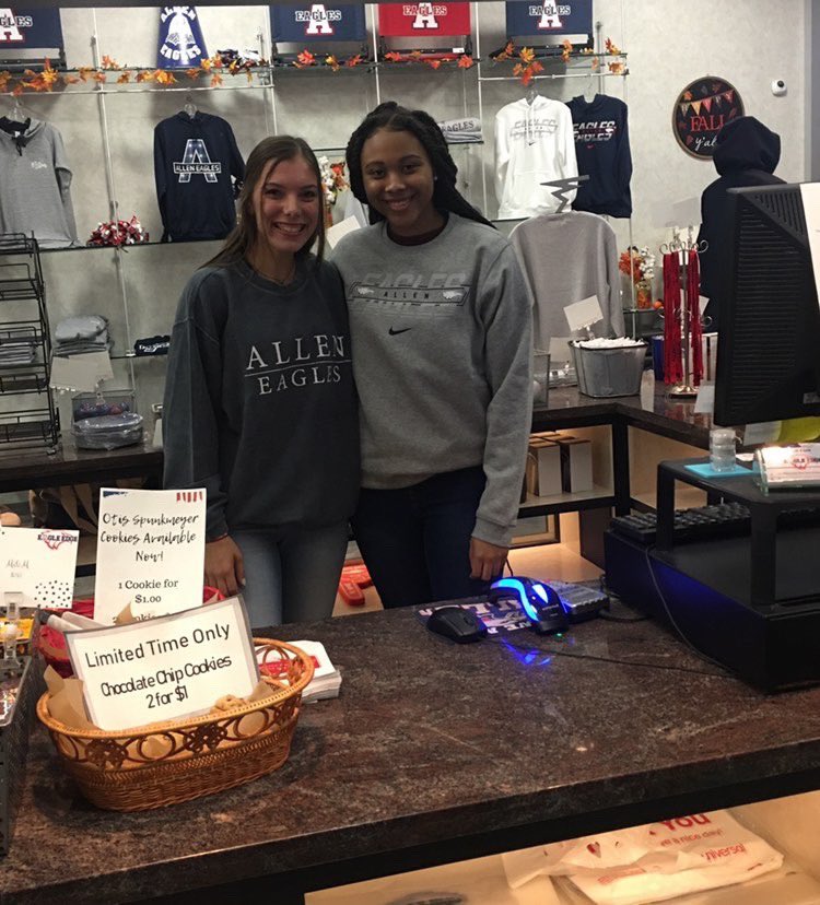 AllenEagleEdge's tweet image. #decasbeweek DAY 5 
the ones working behind the scenes, our eagle edge staff❤️❤️