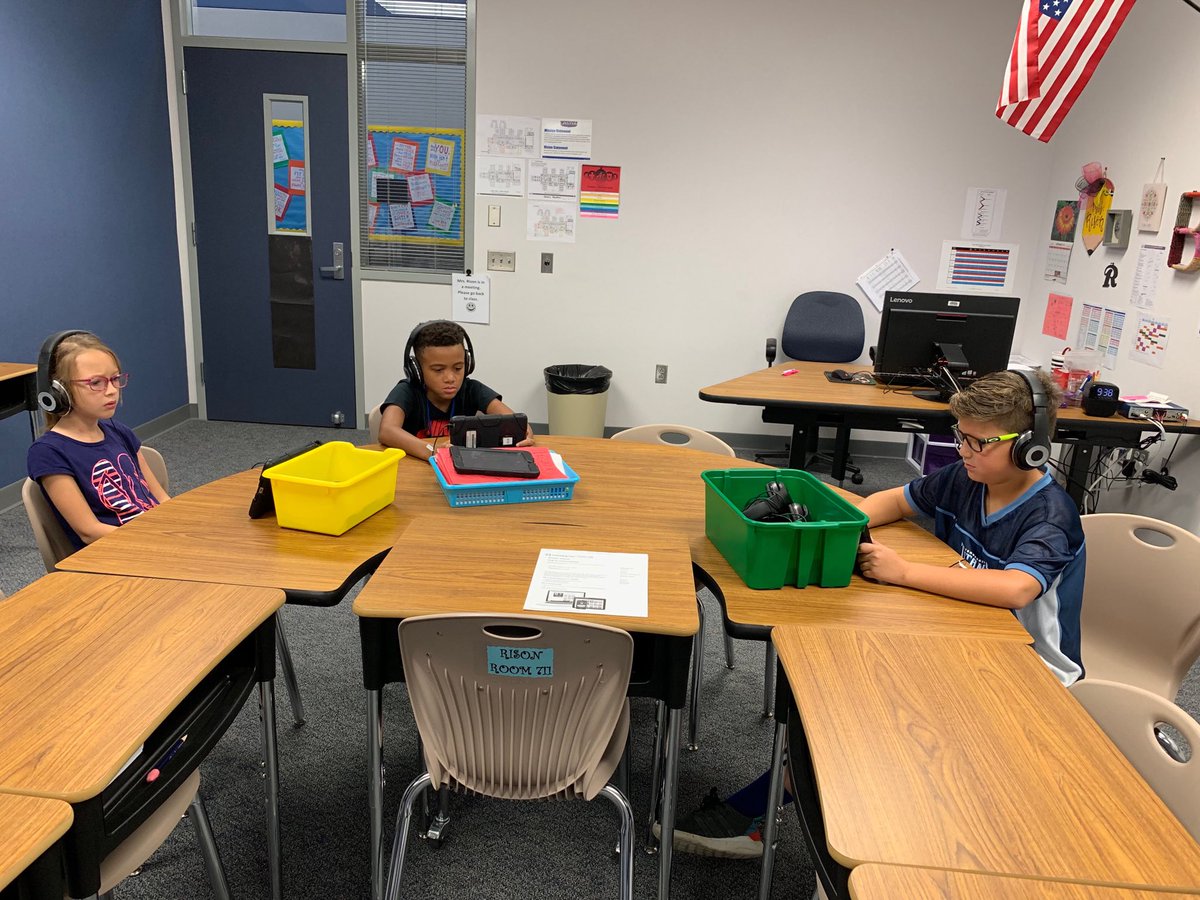 brenda_rison's tweet photo. When it’s Learning Ally day I get a smile in my voice! 😍#WinnerWinnerChickenDinner @kdepride #kdedragons #Learning_Ally #ktintervent https://t.co/ULpew3PjT6