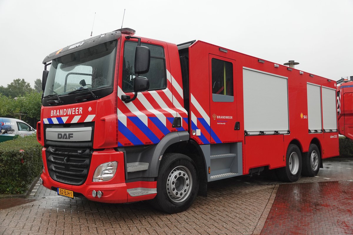 William112bnv's tweet image. Diverse bijzondere brandweerwagens vandaag bij het @brandweerevent in #Nijkerk. #DOW #Shellmoerdijk #IFV