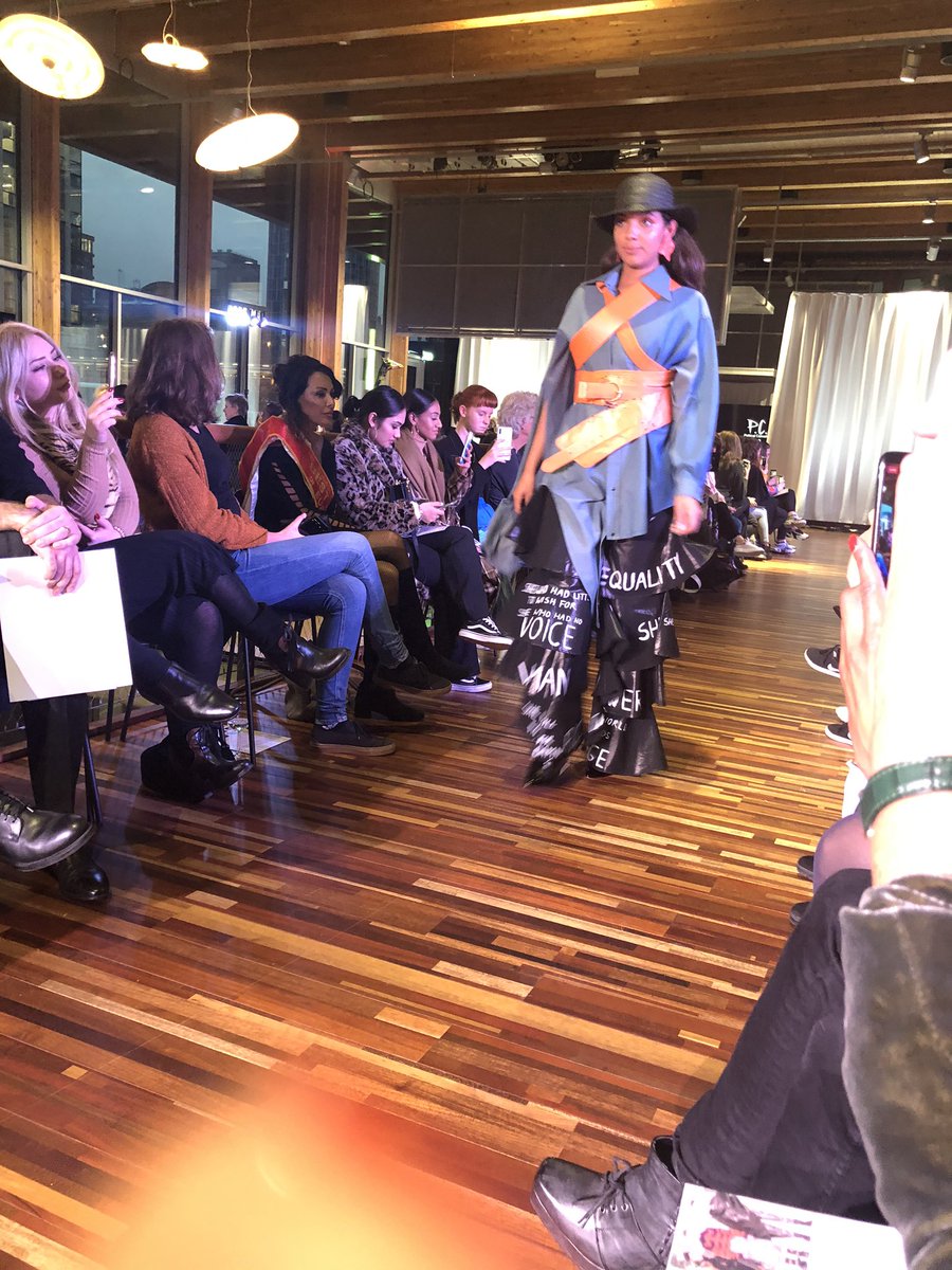 Political Catwalk met <a href="/C_Nagtegaal/">Caroline Nagtegaal</a> <a href="/SylvanaSimons/">Sylvana Simons</a> <a href="/DonCeder/">Don Ceder</a> <a href="/meilivos/">Mei Li Vos 💙💛❤️💚</a> en veel meer! <a href="/Stichtingf6/">Stichting F6</a> #mode #jongeren #politiek