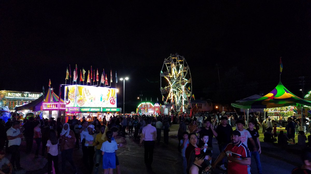 VinylsEnd's tweet photo. We rock @GlendaleAZ tomorrow night 7-10 at SLTK #fallfestival (43rd Ave &amp; Maryland). #food, #rides and everyone's favorite #70smusic &amp; #80smusic
#livemusic #azfun #familyfun #azevents https://t.co/NvAdyOxRl3