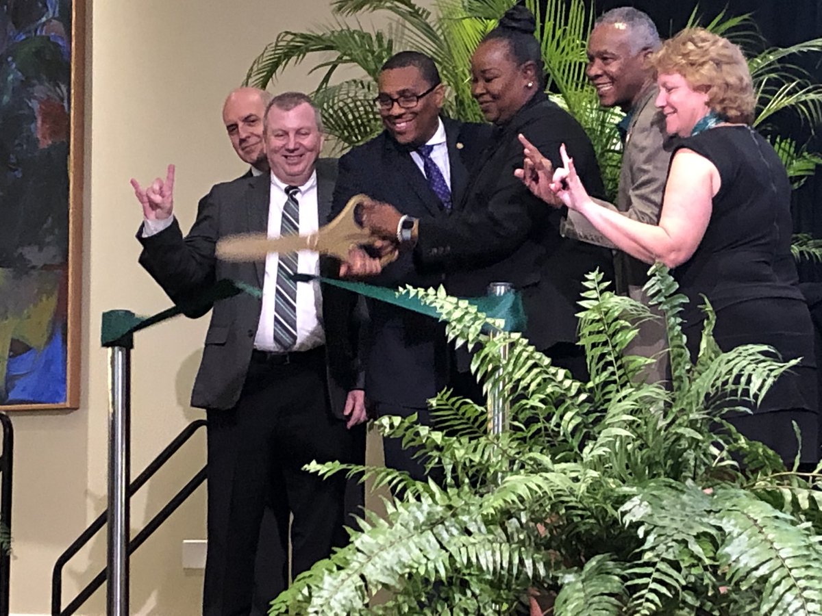 813689ROOF's tweet photo. @usfosd such an amazing day set up by the USF Office of Supplier Diversity! Thank you for having us! #2019USFSDD https://t.co/BkVmgF8yeV
