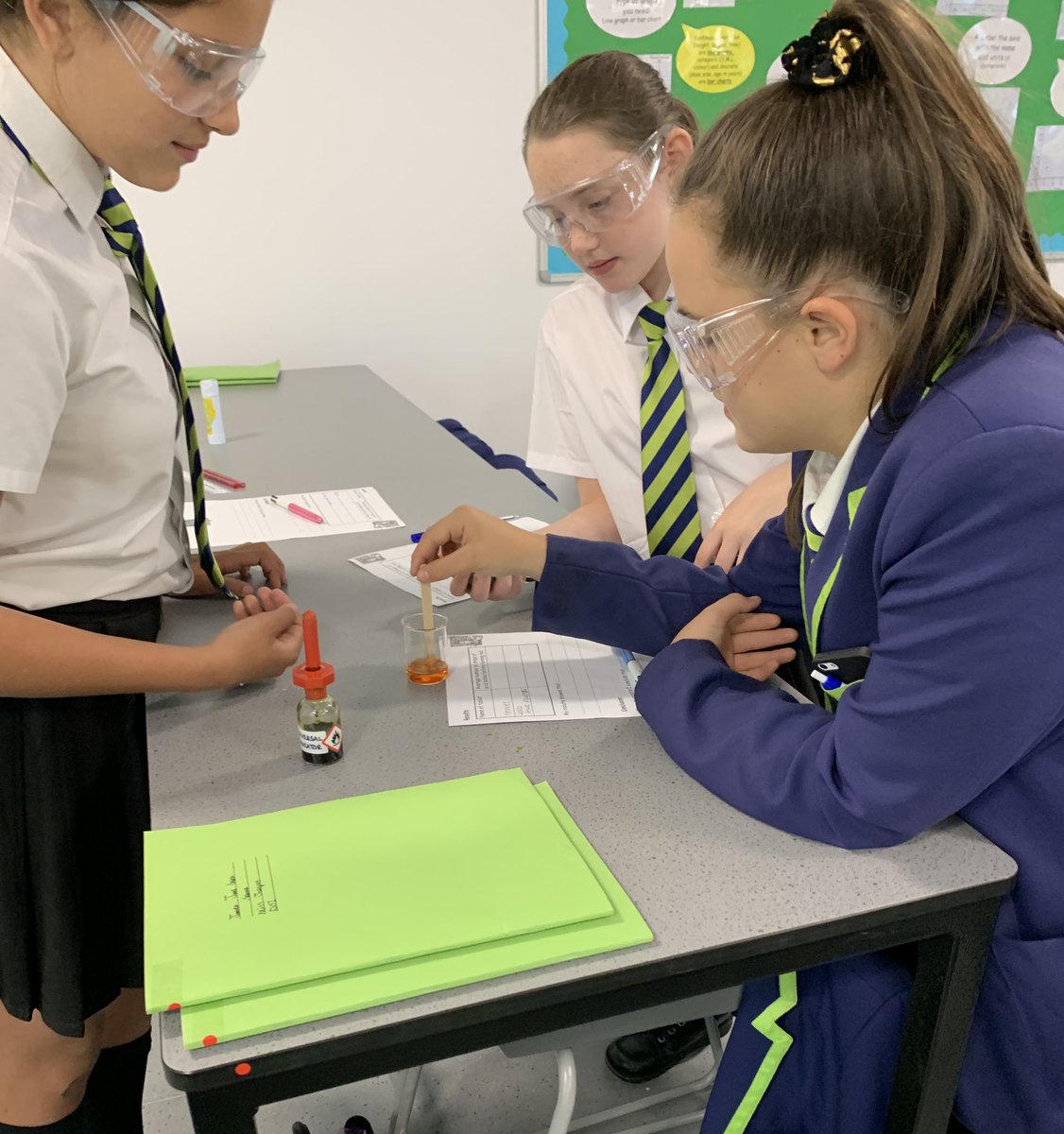MEA_science's tweet photo. Excellent investigation skills shown again by year 7 today  @MEAcad #fantasticfutures https://t.co/2O0NRvitgm