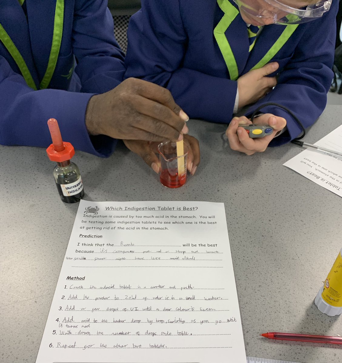 MEA_science's tweet photo. Excellent investigation skills shown again by year 7 today  @MEAcad #fantasticfutures https://t.co/2O0NRvitgm