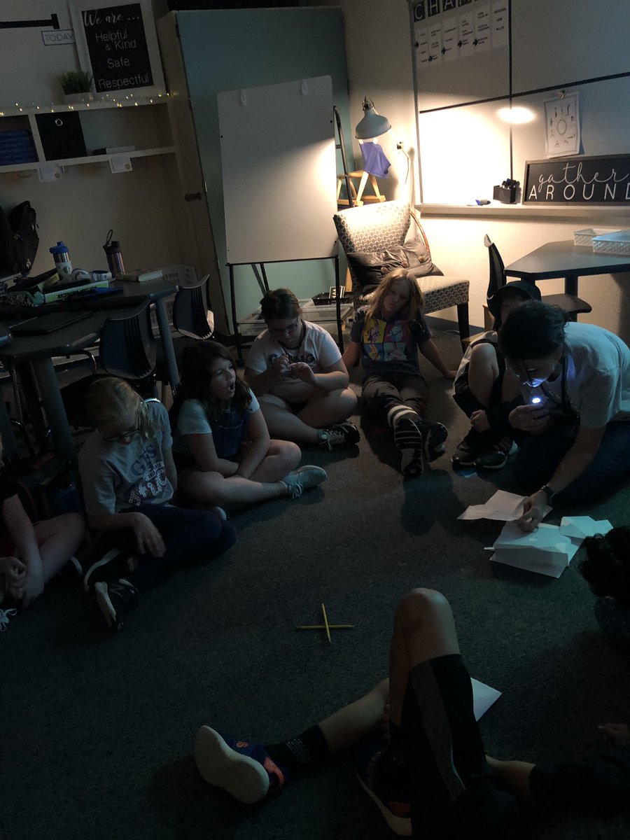 GESGeider's tweet image. After listening to clues, can students solve the Mystery of the Roanoke Colony? @GESCScott #gesshineon