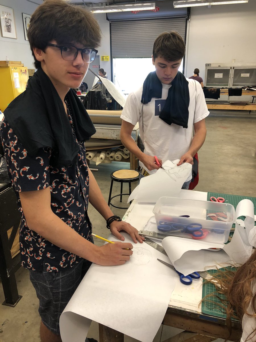 mwtefteller's tweet photo. @TLRedRaiders @tylerisd @vangome2 Fun day with REL kids making art and visiting UT Tyler’s art department and meeting some of my former students who are now UTT students!  ❤️ https://t.co/sYgmL7qTSf