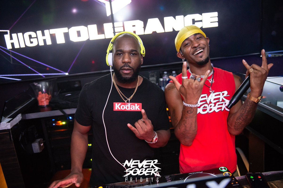 themintAZ's tweet photo. Never Sober Fridays - Ciroc White Grape Launch Party - 9.27.19- check out @RealJtHolmes and @TheRealKhiry - #scottsdalenightlife #scottsdalenightclub #nightclub #bar #arizonanight #bottleservice #TGIF #follow #RT https://t.co/MkjFVjQMVP https://t.co/LDjGudKQfH