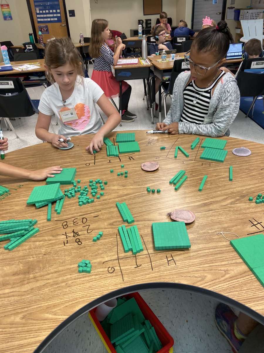 Using base ten to help us subtract! <a href="/laurabutler618/">Laura Butler</a> <a href="/SweetAppleES/">Sweet Apple Elem</a> #makingmathconrete