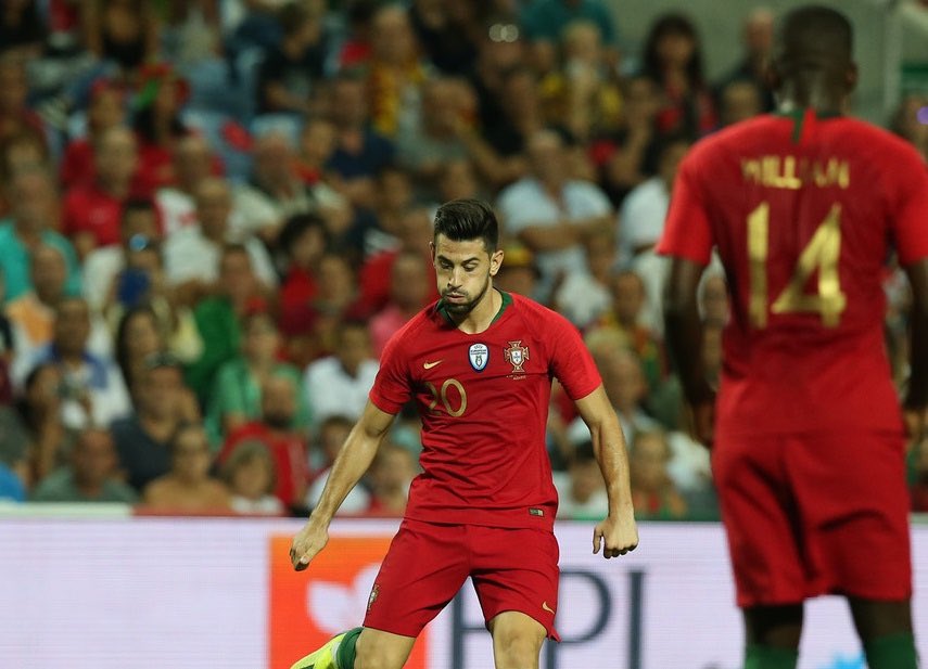 Vamos lá decidir uma coisa: quem acham que deveria ser o titular na seleção?

Fav- Bruno Fernandes

Rtt- Pizzi