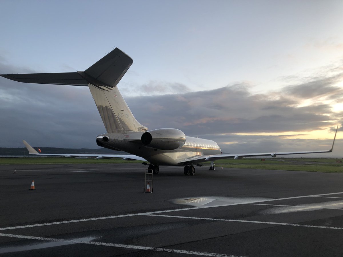 DNDAirport's tweet image. Continuing on from a hectic last week we have a stunning visitor from Austria 🇦🇹 helping fill up our busy parking areas. I think we need a bigger aircraft parking apron. #BestWeeAirport #Vip @Hial_Airports @HIALConnect @lornabjack