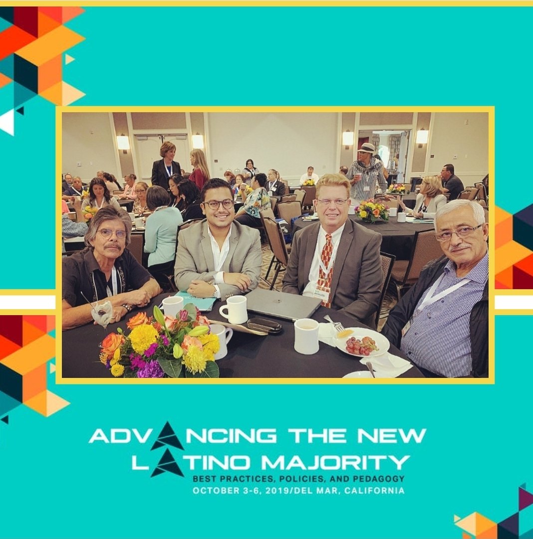 BrawleyESD's tweet image. Happy Friday from the 2019 California Latino School Boards Association Unity Conference #CLSBA #UnityConference #TheWheelsOnTheBusGo #BrawleyPride #BrawleyEl #BESD #BrawleyESD #LightingTheWayToTheFurture