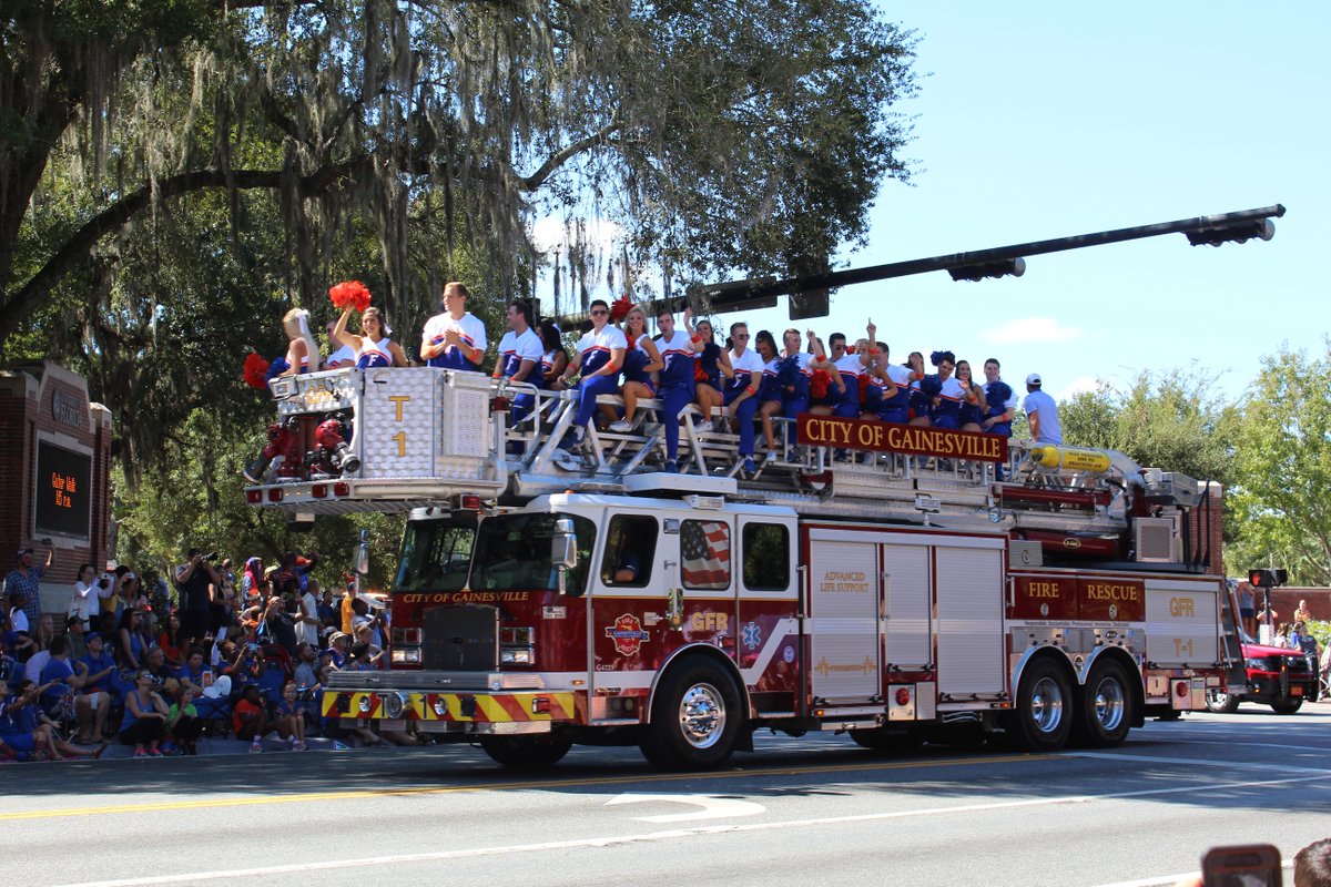 ufalumni's tweet photo. #UFParade π
#GoGators #BEATAuburn #UFHomecoming https://t.co/GJ9URSvatf