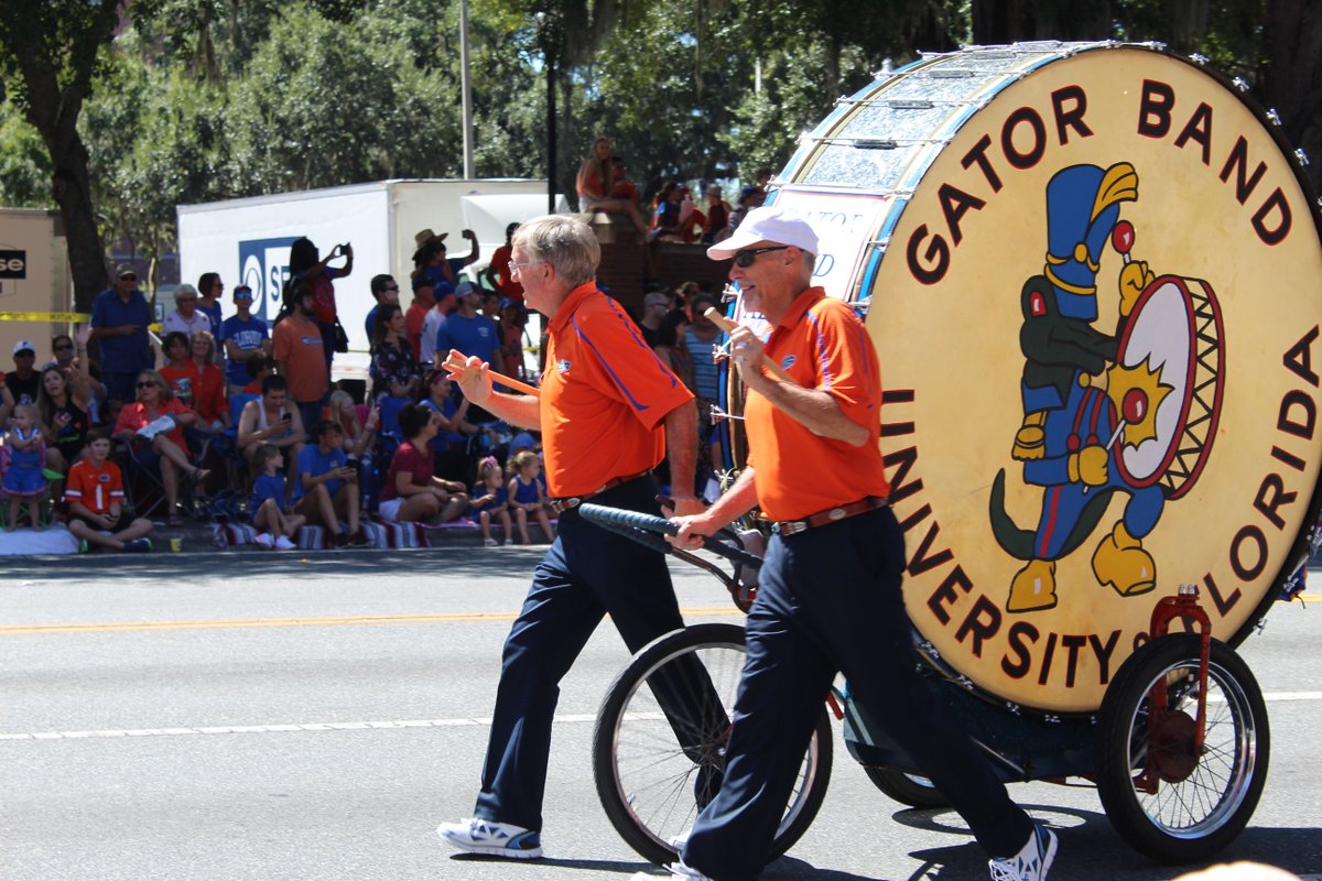 ufalumni's tweet photo. #UFParade π
#GoGators #BEATAuburn #UFHomecoming https://t.co/GJ9URSvatf