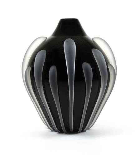 eclipsegallery's tweet image. Elegant and seductive. This blown and sandblasted glass vase by glass artist Thomas Kelly is rich and dark and clear at the same time, beautifully made. Simply love it! 💕😍 #blackglassvase #blownglassvase
eclipsegallery.us/products/seedp…