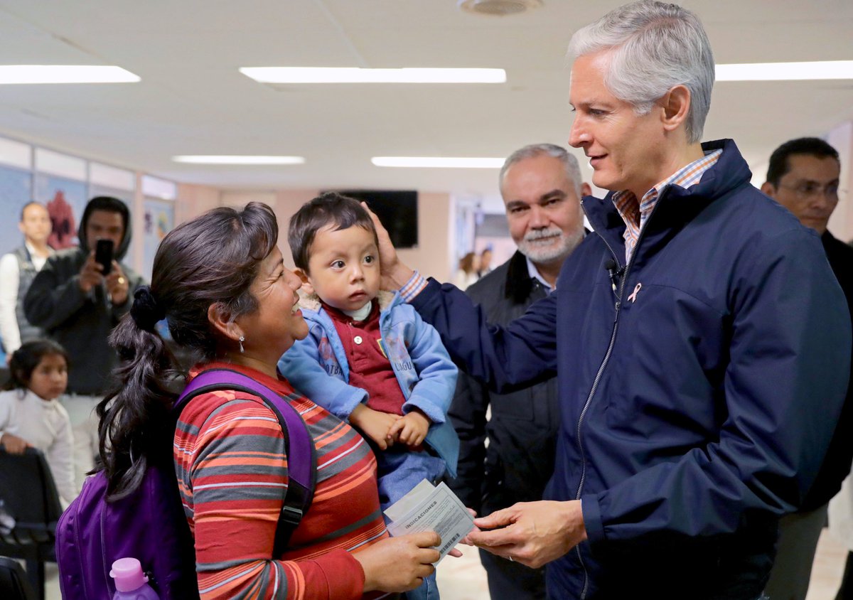 alfredodelmazo's tweet photo. Esta mañana recorrí el Hospital del Niño en #Toluca, para escuchar a los familiares de los pacientes. Queremos que reciban un buen trato, porque sabemos lo importante que es acompañar a sus seres queridos en esos momentos. https://t.co/FeodSnQy1b