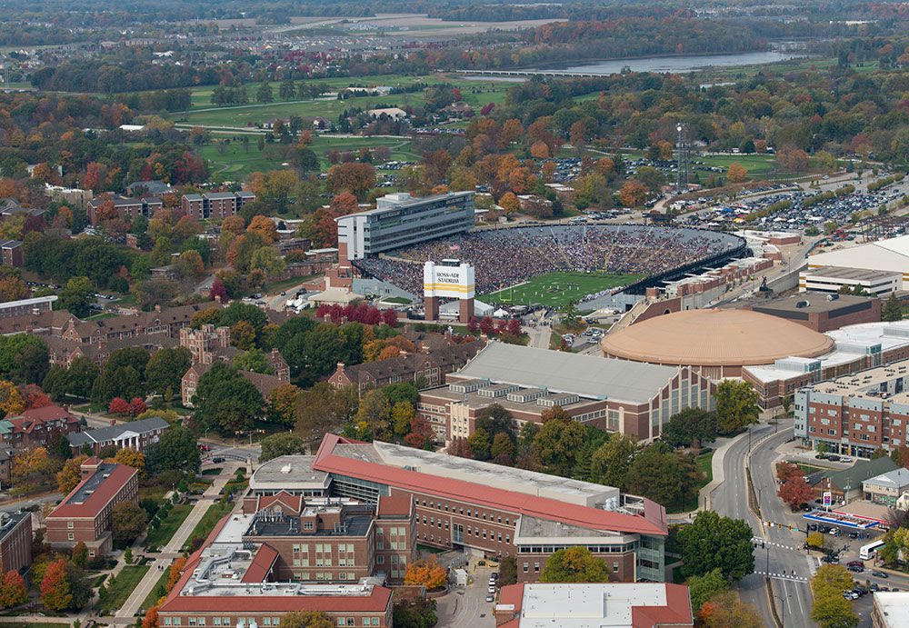 CMarx21's tweet image. ✅ #1 best starting salaries among Indiana public universities (SmartAsset (2017)
✅ Safest campus in the Big Ten (Nat Council for Home Safety &amp;amp; Security (2018)
✅#3 best athletics facilities in the U.S. - (Princeton Rev (2018)
✅#8 best college town in U.S. -(Wallet Hub (2019)