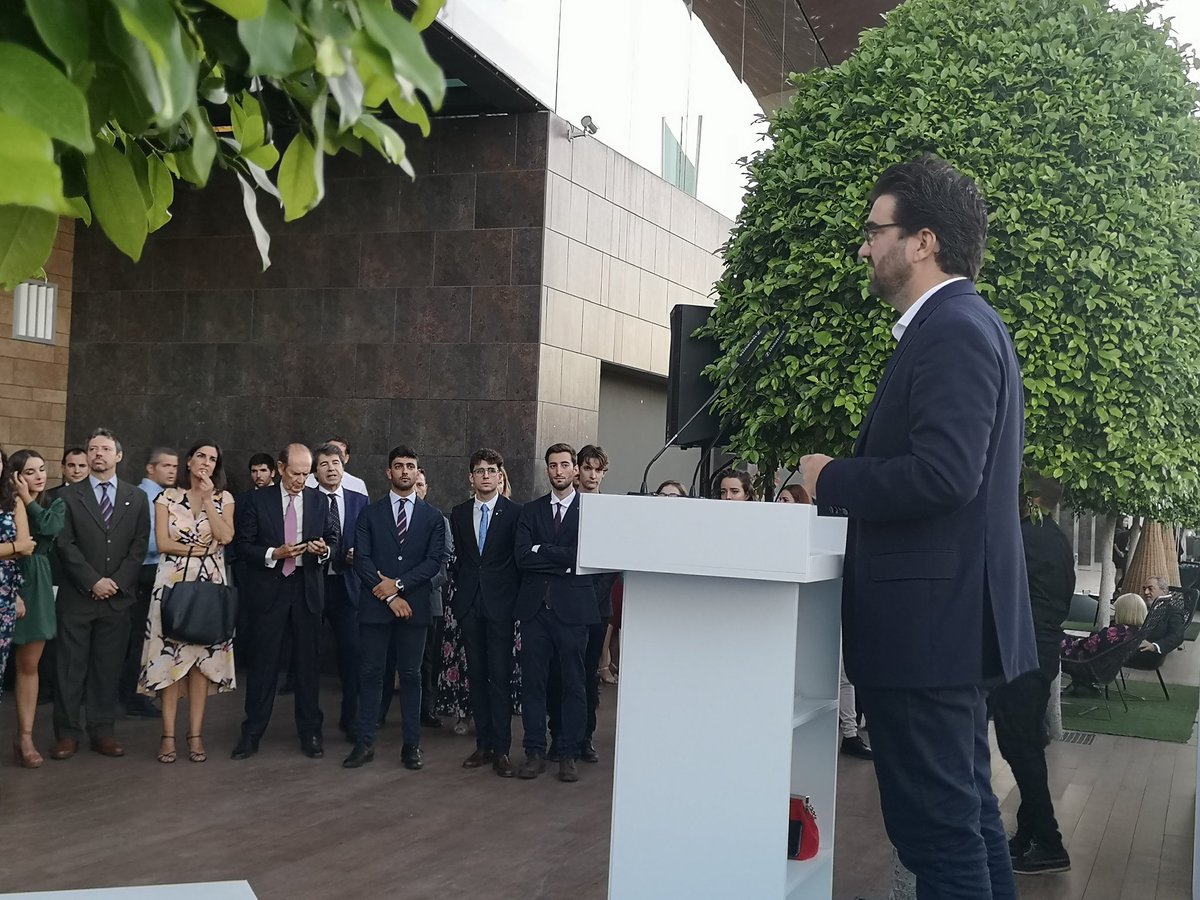 "Nos enfrentamos a una nueva sociedad más energizada, conectada y eficiente" Javier Arbués <a href="/SchneiderES/">SchneiderElectric ES</a>
#SomosIngenieros #CogitideSevilla #CenaIngenieros2019