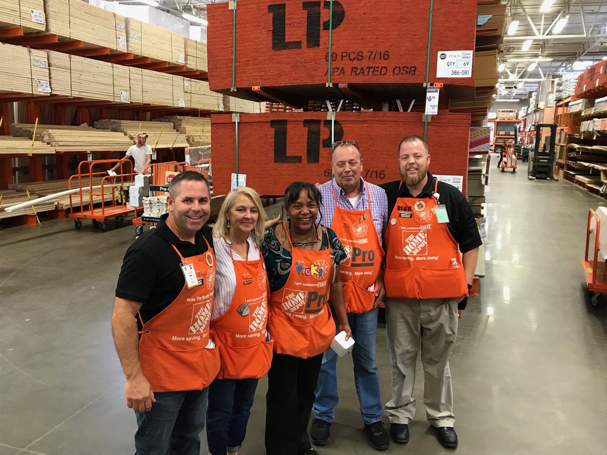 Vicki getting her watch!! Thanks for all you do!!! ⁦<a href="/BobbittMatthew/">Matthew Bobbitt@HD</a>⁩ ⁦<a href="/kattyniner/">kathy</a>⁩