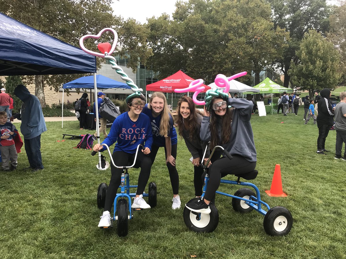 TrooperJodiKHP's tweet photo. Look who’s at PhogFest, @KUVolleyball taking part in the activities, promoting safe travels. #JayhawkBuddySystem #DesignatedDriver #DriveSober @KUJBS @DriveSafeKansas https://t.co/iqnWRbc6Bf