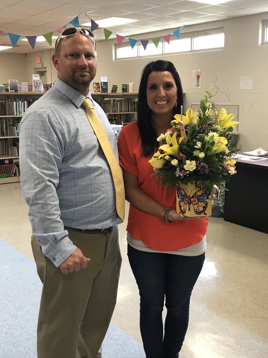 Congratulations to our 2019-2020 Teacher of the Year, Robyn Lee!