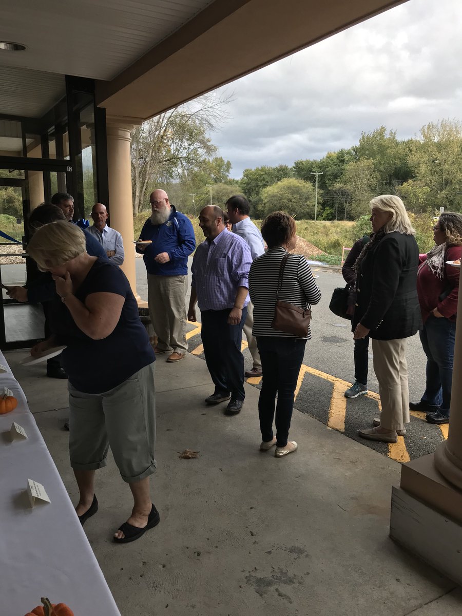 Congratulations Dino! Your ribbon cutting for New Milford Pizza Station was the warm spot in a chilly day.