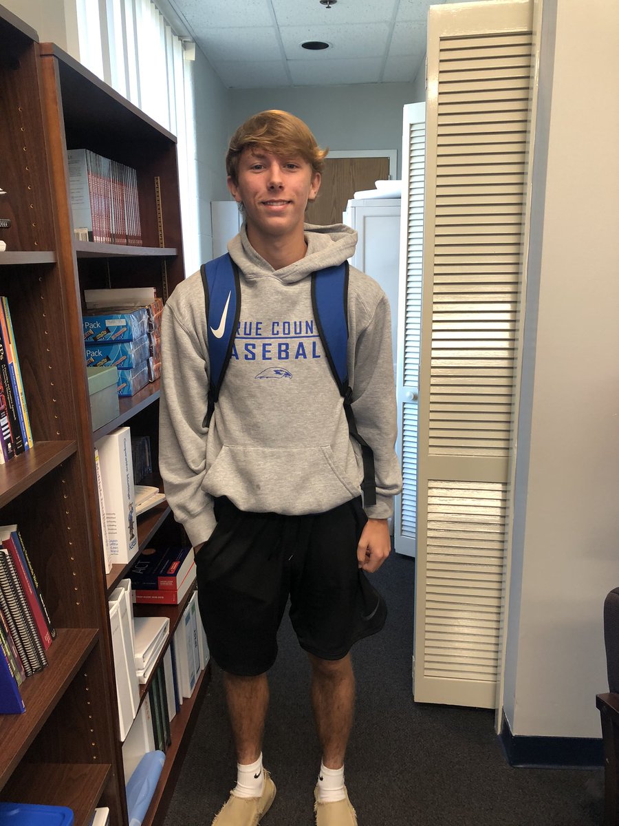LCHSSources's tweet photo. Perfect Attendance: September Edition! #HawkStrong  @LaRueSuper @travisg6363 @high_larue https://t.co/ITAzKwXZ1T
