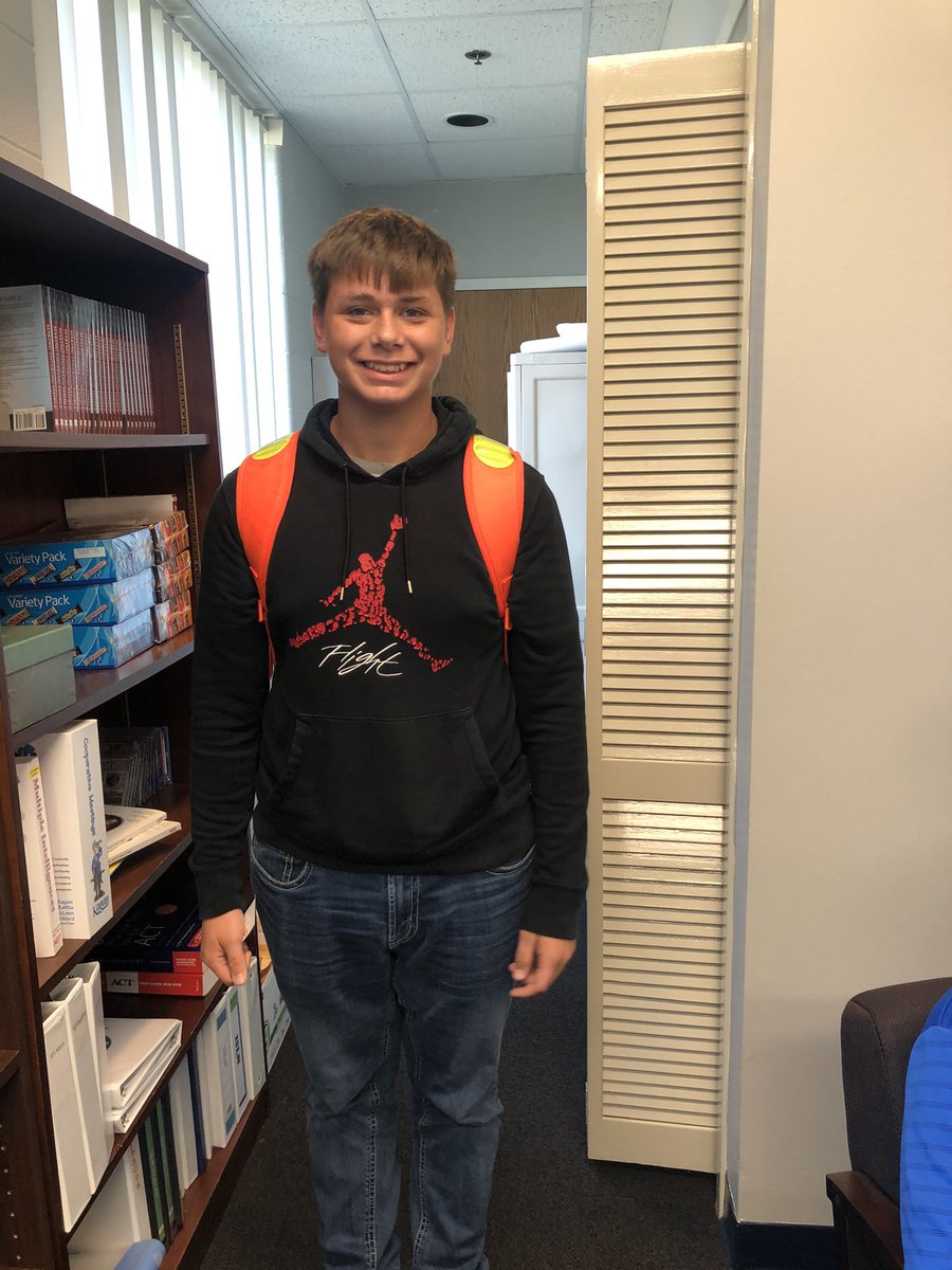 LCHSSources's tweet photo. Perfect Attendance: September Edition! #HawkStrong  @LaRueSuper @travisg6363 @high_larue https://t.co/ITAzKwXZ1T