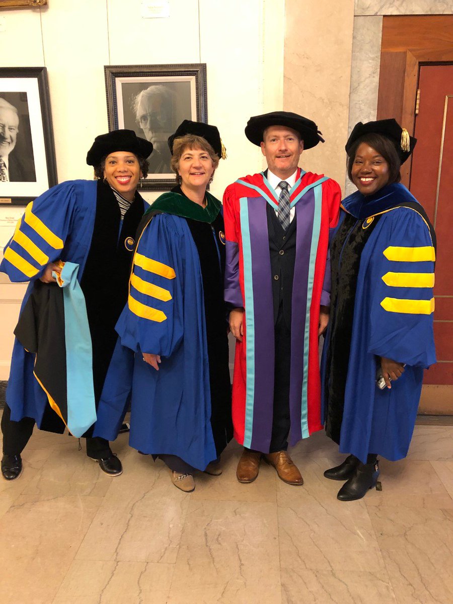 UofR_SBAC's tweet photo. Getting ready for President Mangelsdorf's inauguration!
#URMW19 #URdiversity #URfirstwomanpresident https://t.co/RX4ZQmFsQE