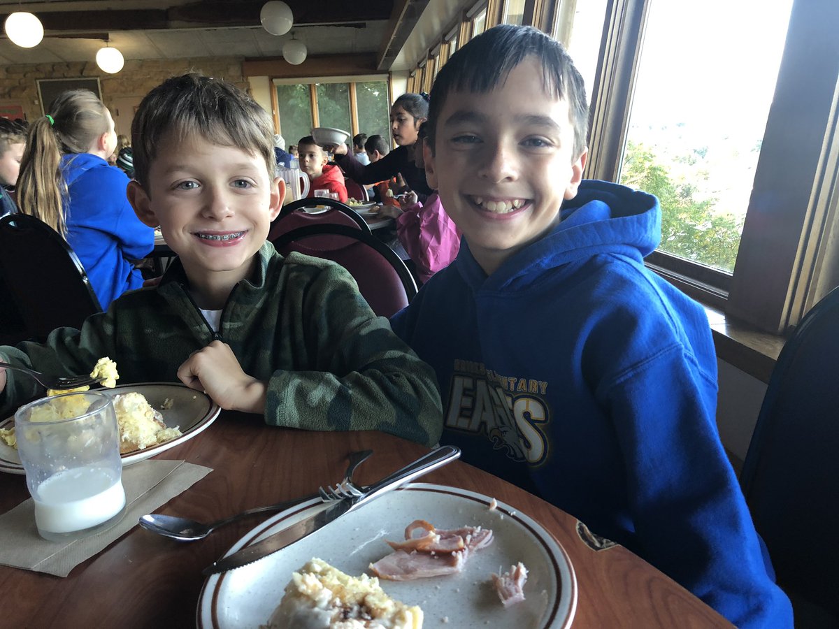 MrsKaylaMurillo's tweet photo. We all had such a great time at @NIUloradotaft full of beautiful hikes, wonderful classes and fun bonding time! https://t.co/pab1PXWABS