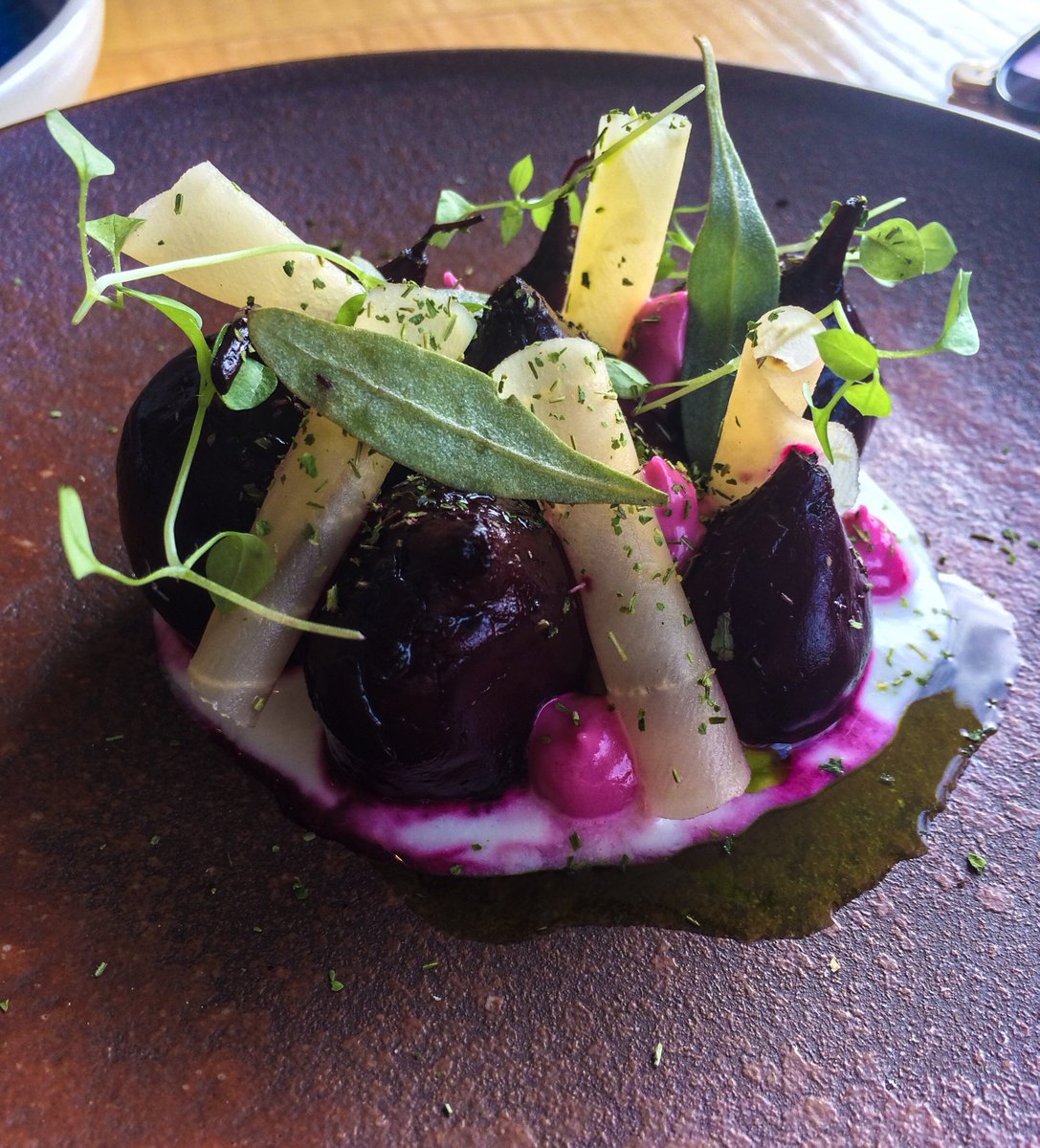 why not ditch the kitchen and eat out in #Fife this weekend? We've got a great selection of places from farm shops to fine dining welcometofife.com/things-to-do-c… #lovefifefood