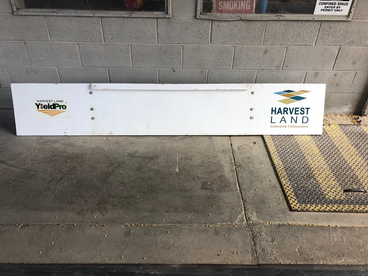 CentralOhioAg's tweet photo. Always advertising and promoting our #YieldPro department! #VeronaAgCenter thanks for the photo @ColtonCraport https://t.co/RjCDPESCOg