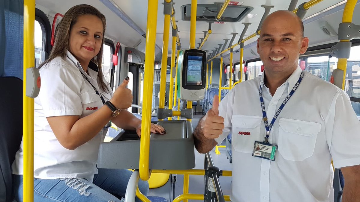 SOGIL_Oficial's tweet photo. #ElogioDeCliente 🚍😍🙋🏻
O reconhecimento de hoje vai para o motorista Leandro e para a cobradora Daniela. Ambos foram elogiados por serem muito educados, cordiais e atuarem com segurança no embarque de pessoas com crianças. #Parabéns #Elogiados #Tripulação #SOGIL https://t.co/dD2Ou8AlAY