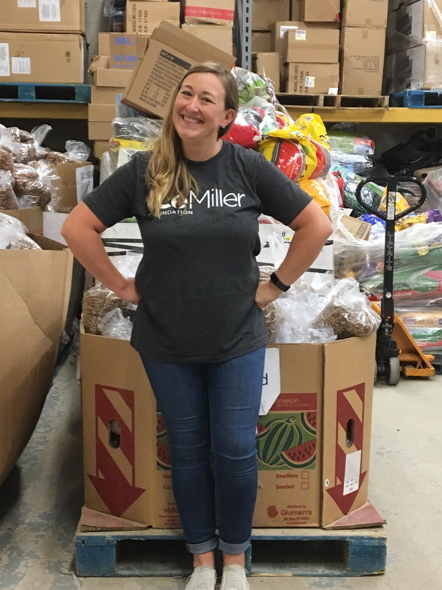 IceMillerLLP's tweet photo. Sara packs up pet food @LifeCareAllianc as part of Ice Miller’s Day of Service. #imdayofservice https://t.co/Prpg6yoZaM