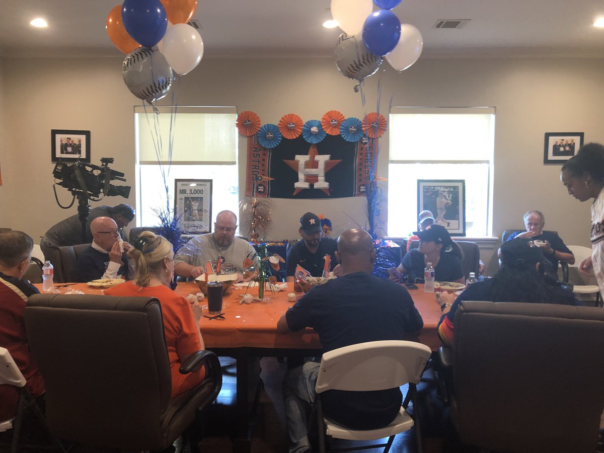 MelCorrea_HOU's tweet image. In an effort to keep employees from calling out “sick,” some offices in #HOU have the #ALDS game on. Studies show that when you include major sports events at work- morale is boosted and employees form stronger, positive bonds with their colleagues! #TakeItBack #khou11 @astros