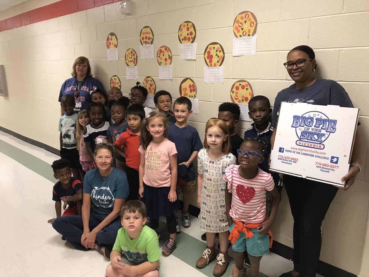 MsLorenKelly's tweet photo. We ended our unit on shapes by making shape pizza’s and having pizza for lunch from ‘Big Pie In The Sky’. Thank you Mr. Tendick for making pizza’s for all of our kindergarten classes, you are the best!!! @bakerelembears #JourneytoAWE https://t.co/6RWWCGAAmY
