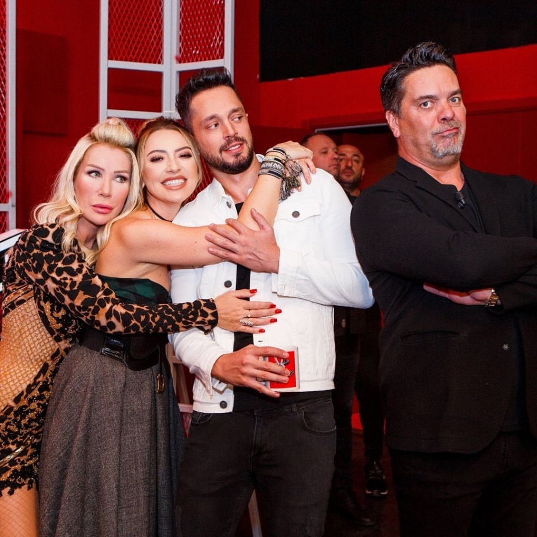 Hadise070's tweet photo. 😍😍 #muratboz #osestürkiye #Hadise https://t.co/wCUF0dx2Ih