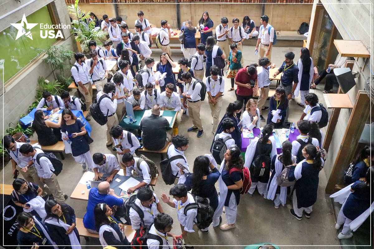 EdUSAPakistan's tweet photo. EducationUSA Pakistan organized school and university visits for U.S. representatives who went around Karachi to meet students from various backgrounds and interests.
#SATour19 #USCollegeFair #EdUSAPakistan #StudyInUSA #EducationUSA #CityFM89 #89Partners https://t.co/5Cpc8lSiFN