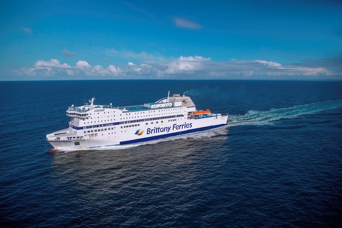 HolidayFrance's tweet photo. Did you know that everyone who books B&amp;B or #selfcatering holiday accommodation with us gets 20% off their @BrittanyFerries  crossings? Another great reason to choose https://t.co/1WjoC5qNF3 https://t.co/vyXziwKhWv