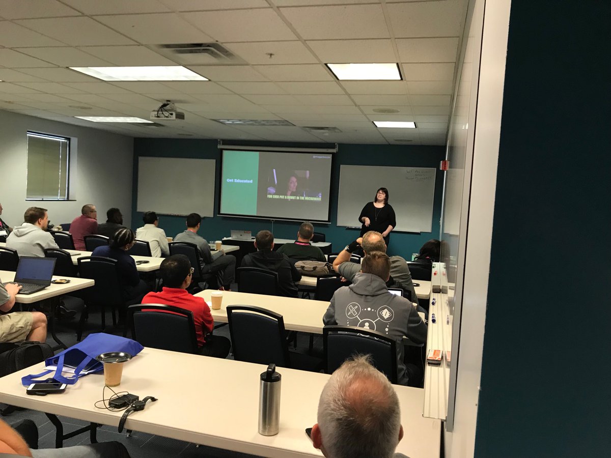 ⁦<a href="/meganboczar/">Megan Boczar</a>⁩ sharing details how to overcome imposter syndrome at ⁦<a href="/DogFoodCon/">DogFoodCon</a>⁩ #DogFoodCon