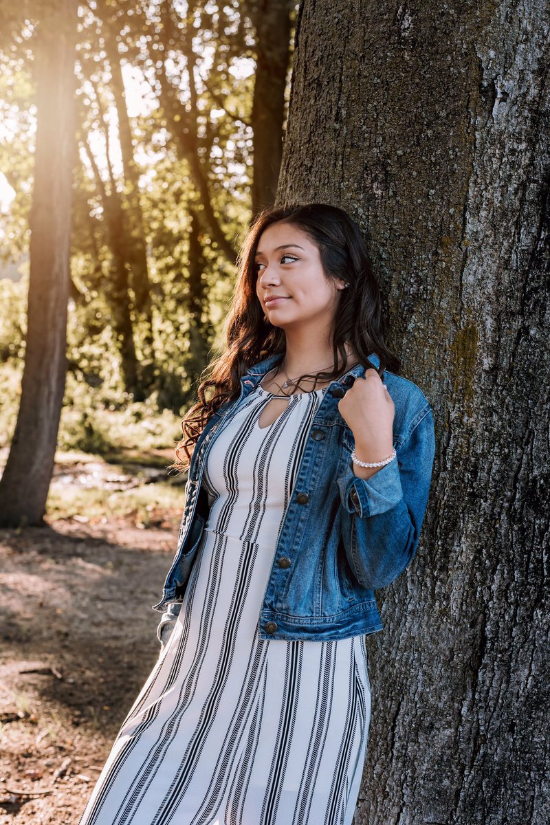 beaimages's tweet photo. L E S L I E • 🎓 l ECHS l 2020
.
Had so much fun with this beautiful young lady🥰 senior sessions are always so much fun! 
. 
#seniorpictures https://t.co/lBTCGCl2il