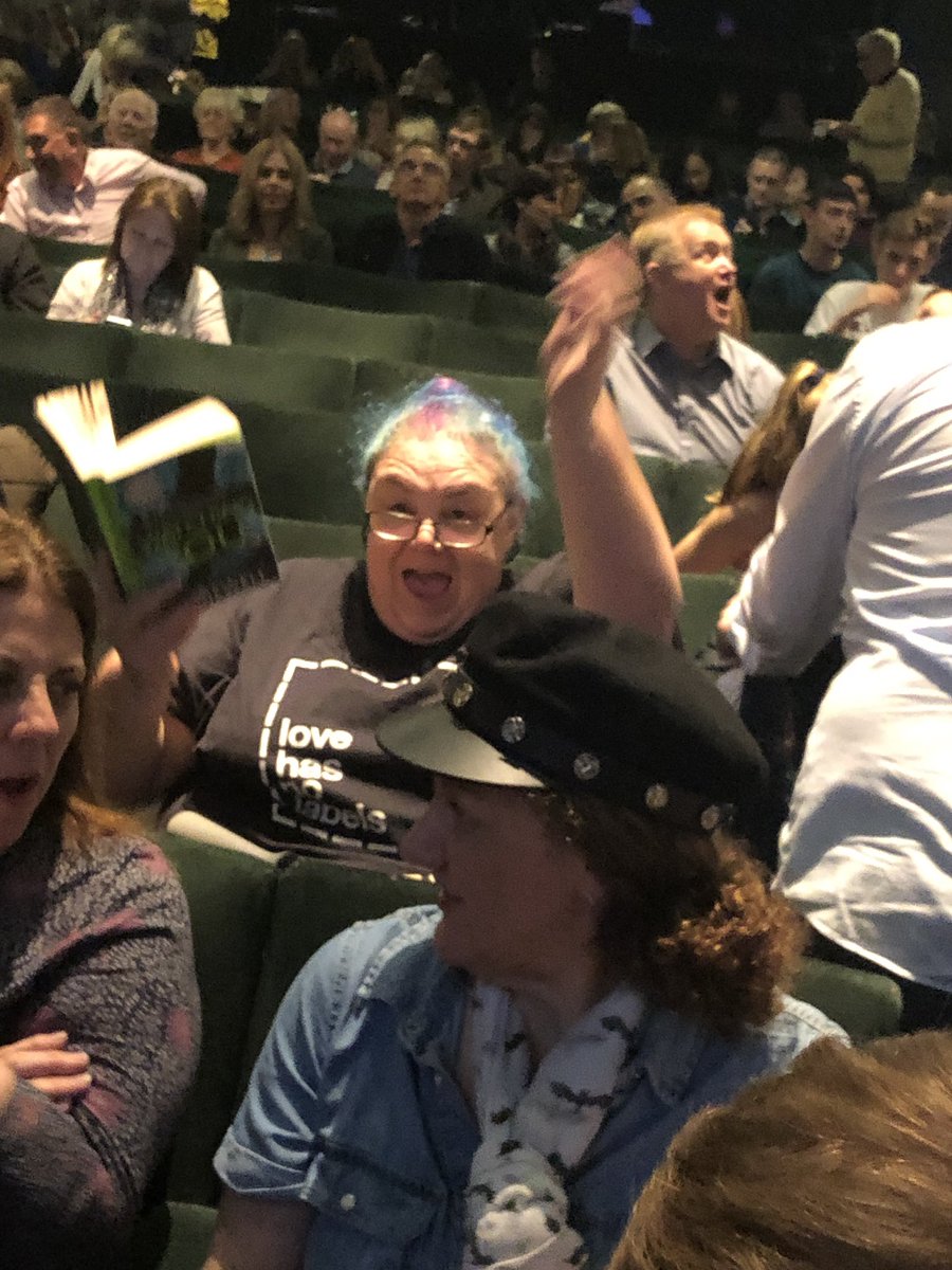 Lisa_Scruton's tweet photo. When @JustineMaxted &amp; I surprise @i_who_never by turning up to @julietmusical without telling her!! Yay!! #Round10 let’s go!!  🙌🏻❤️🎭 https://t.co/QVb7XoaaWe