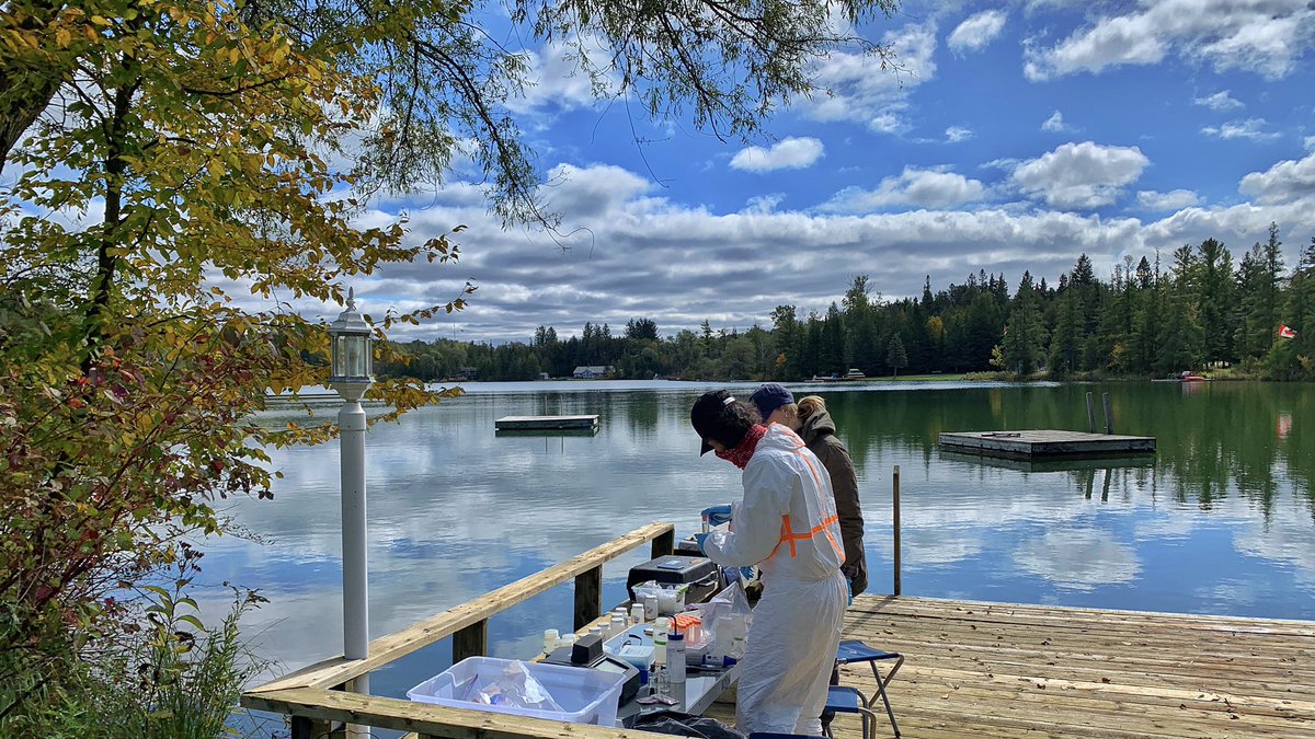 JaninaH2O's tweet photo. Lake side water quality analysis #FieldPhotoFriday #biogeochemistry @hey_hoekstra @ForoutanMari @TTSW_GWF @AWF_Research https://t.co/IRLSDr948a