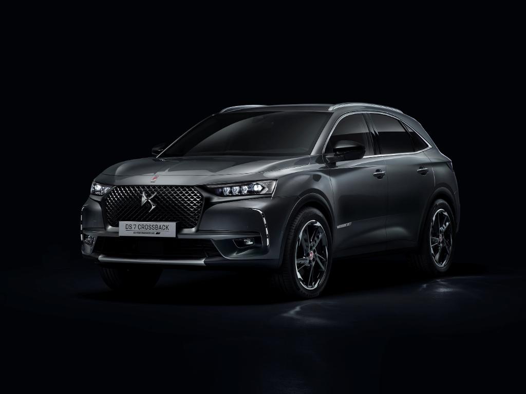 dsargentina's tweet photo. El refinamiento se une al poder del #DS7PerformanceLine. https://t.co/2guu2h0ZUl